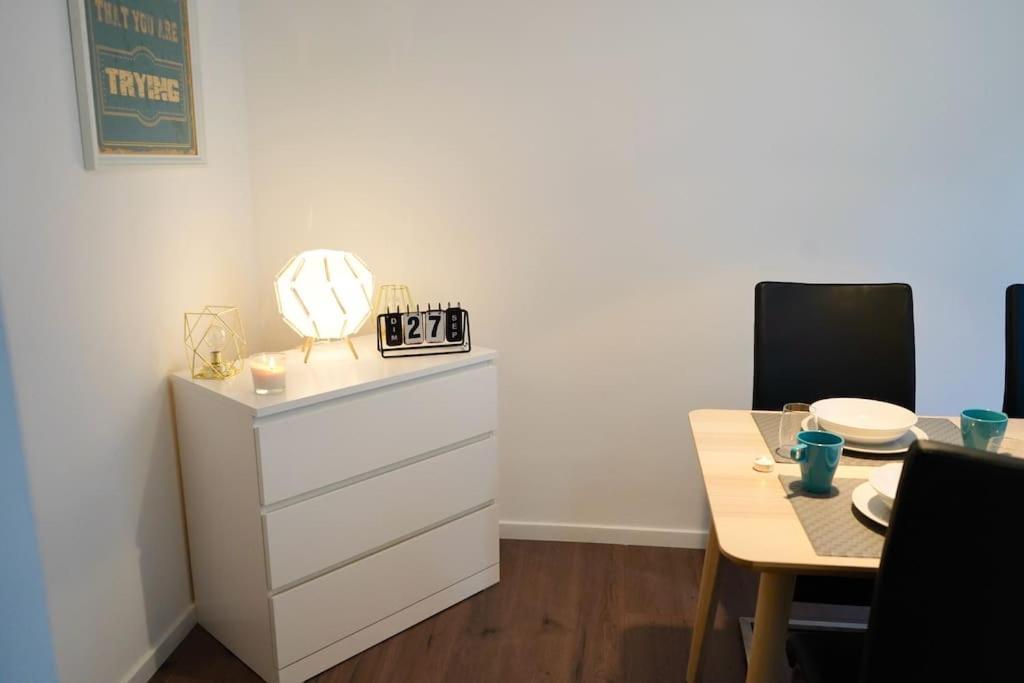 Rm-1 - Appartement F2 Au 1Er Etage Pour 1-3 Pers Mulhouse Bagian luar foto