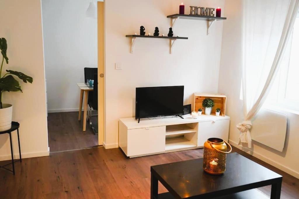 Rm-1 - Appartement F2 Au 1Er Etage Pour 1-3 Pers Mulhouse Bagian luar foto